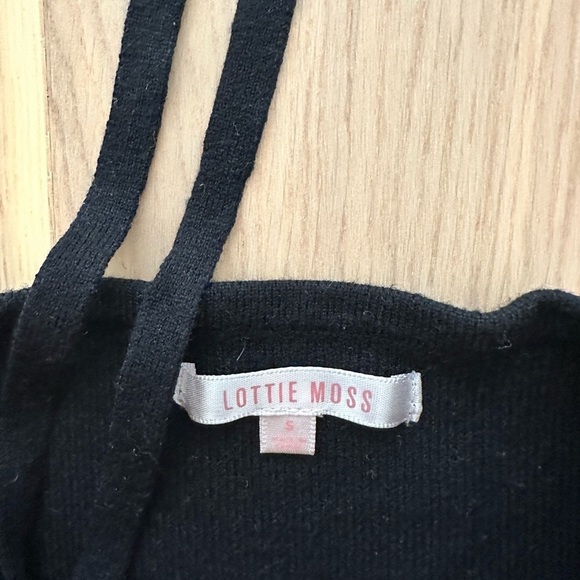 cropped black halter top - Picture 3 of 4